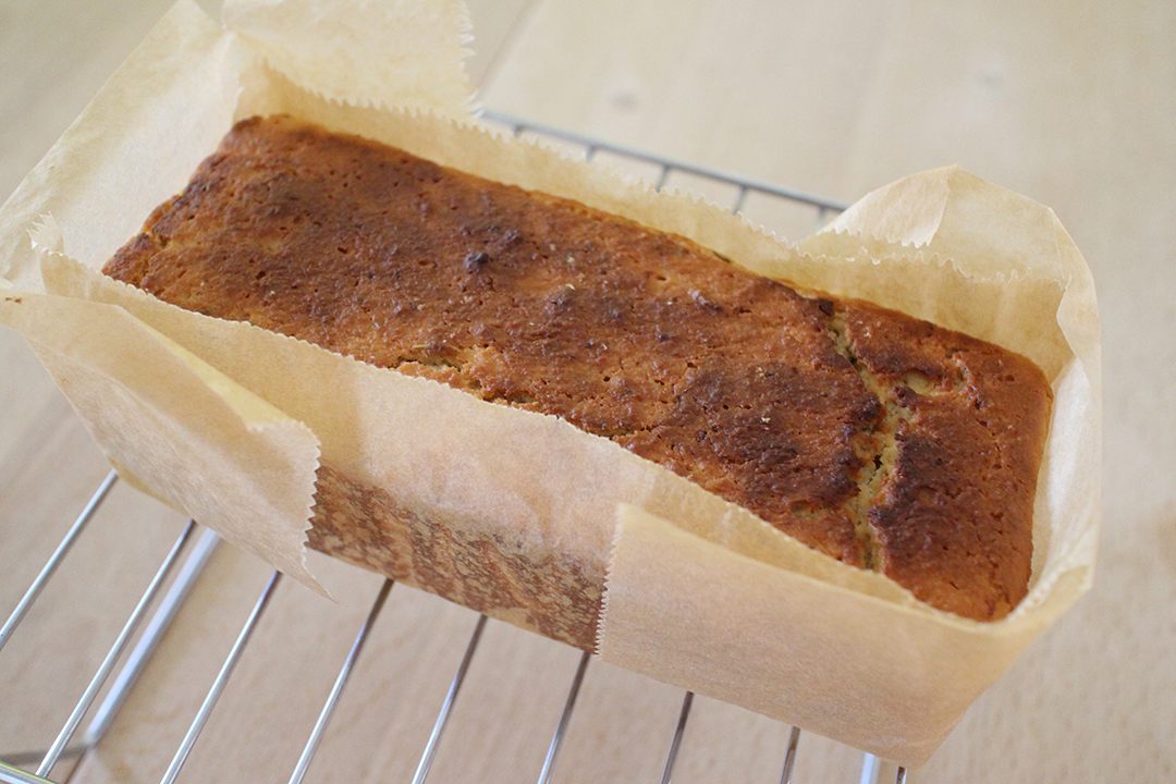 おからと米粉のレモンタイムケーキ　焼き上がり